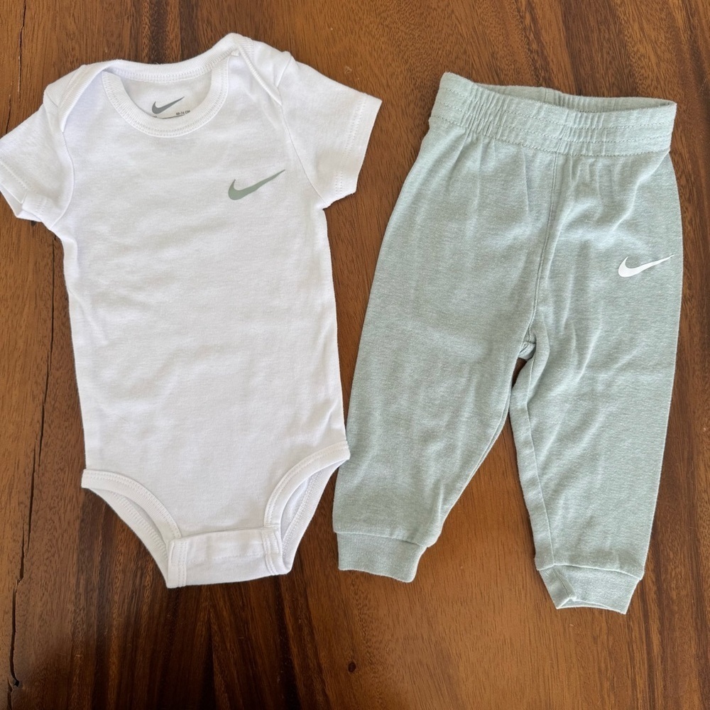 Nike White and Light Mint Green Bodysuit and Matching Pants Baby Outfit Size 9M